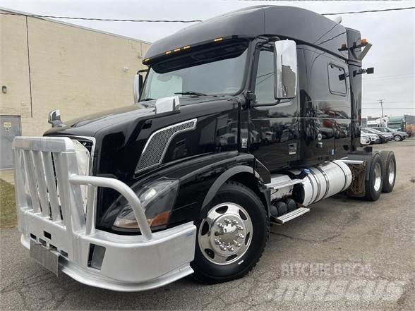 Volvo VNL64T730 Tractor Units