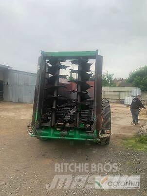 Deguillaume HVP80 Manure spreaders