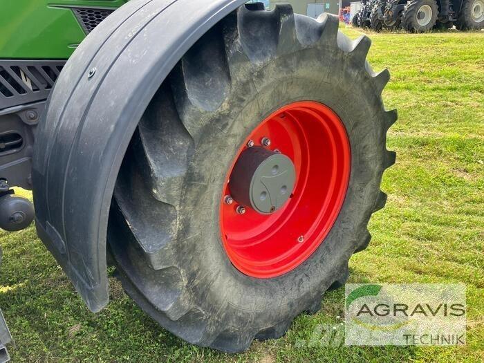 Fendt 718 VARIO S4 Tractors