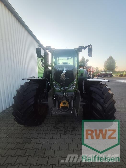 Fendt 724 Vario Tractors