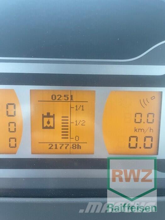 Fendt 826 Vario Tractors