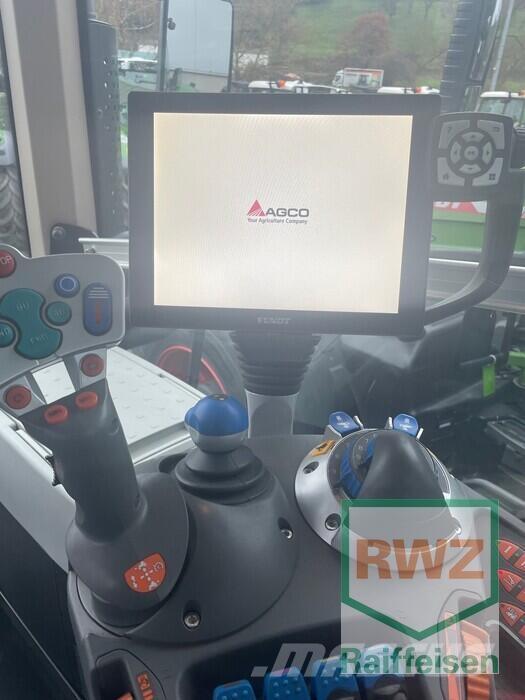 Fendt 826 Vario Tractors