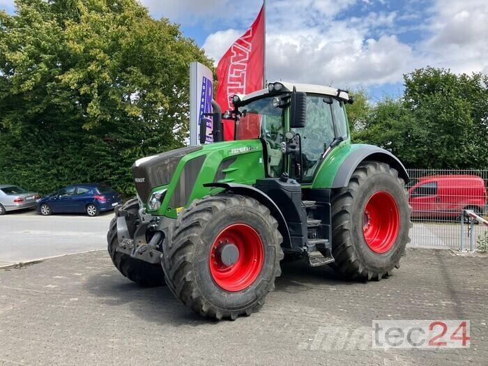 Fendt 826 VARIO S4 Tractors