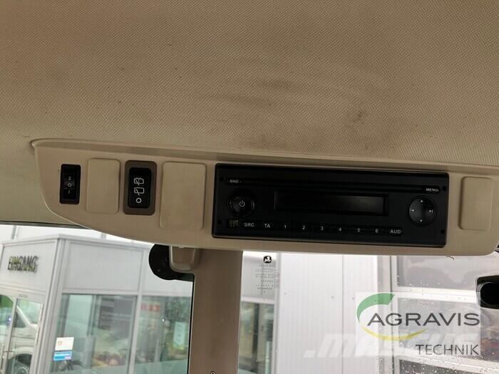 John Deere 6120 M Tractors