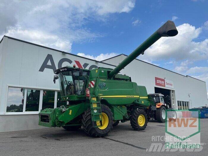 John Deere T560 Combine harvesters