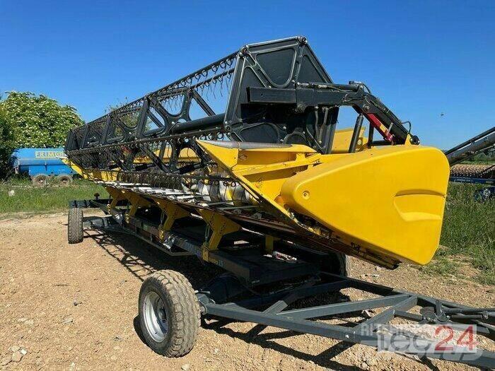 New Holland CR 9070 Combine harvesters