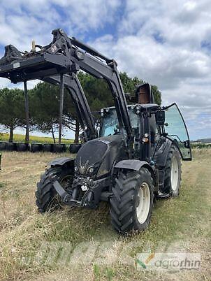 Valtra N134 ACTIVE Tractors