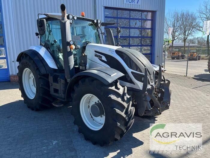 Valtra T 214 D Tractors