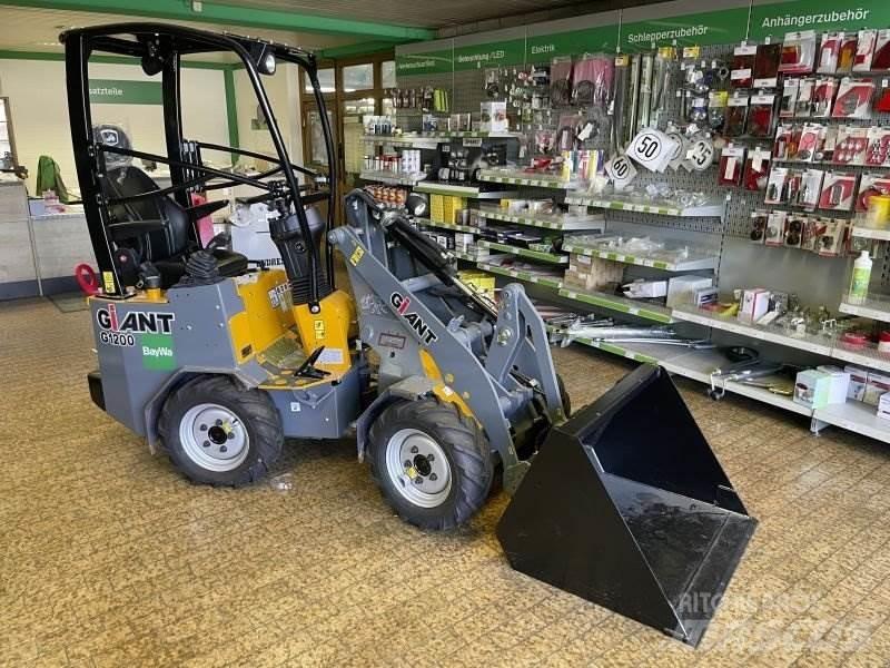 GiANT G1200 Skid steer loaders