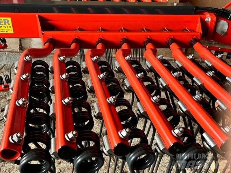 Kuhn GA 9032 Windrowers