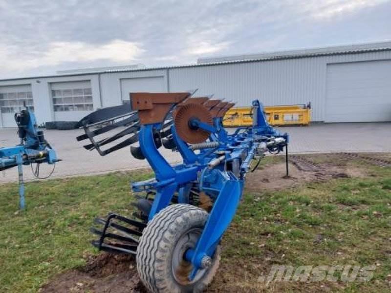 Överum 5 Schar Conventional ploughs