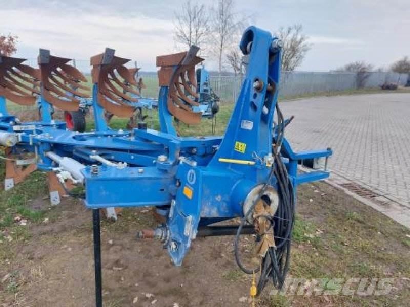 Överum 5 Schar Conventional ploughs