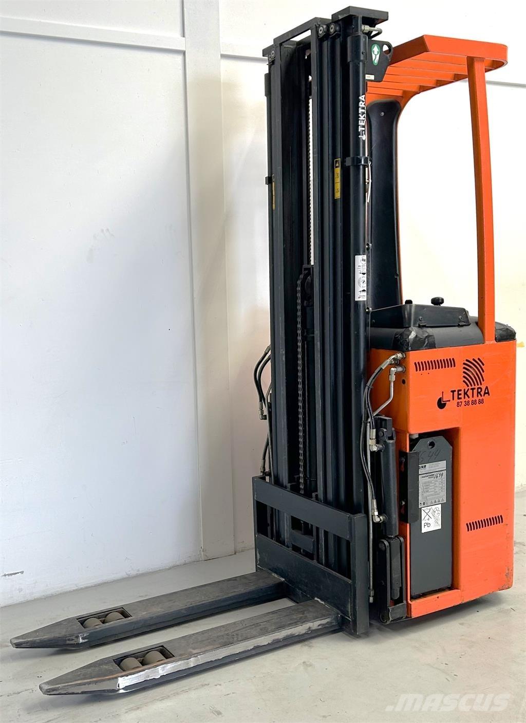 Rocla SST 12 TREV Self propelled stackers