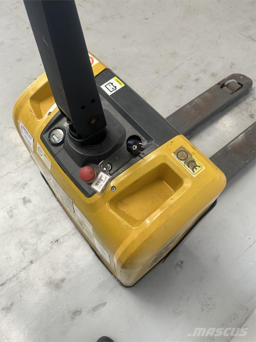 Yale MPC14 - 520 Low lifter