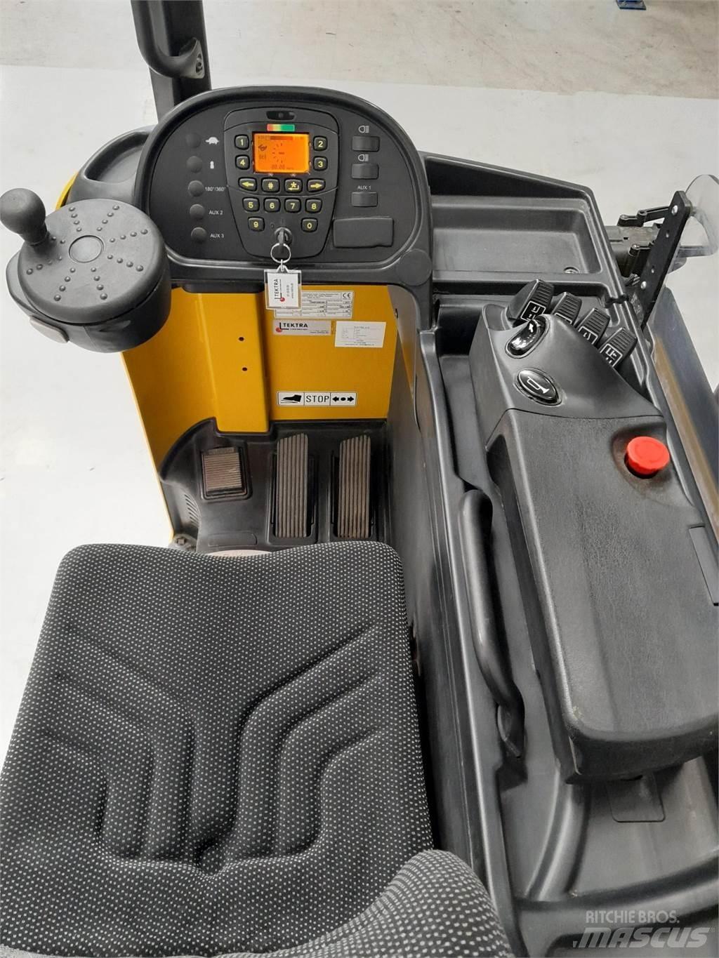 Yale MR14 Reach trucks
