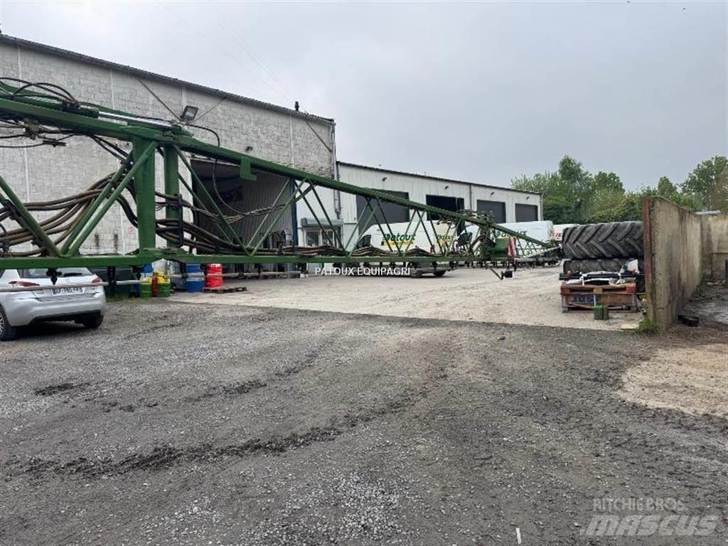Amazone UX5200 Trailed sprayers