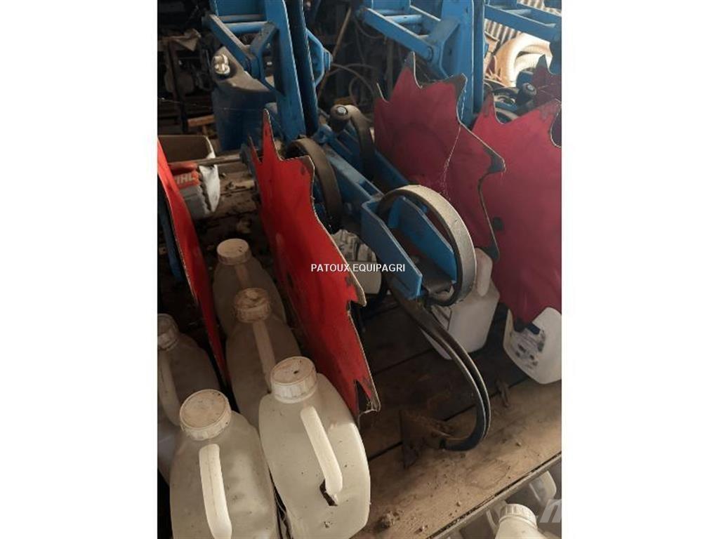 Monosem CROP 12R Row crop cultivators