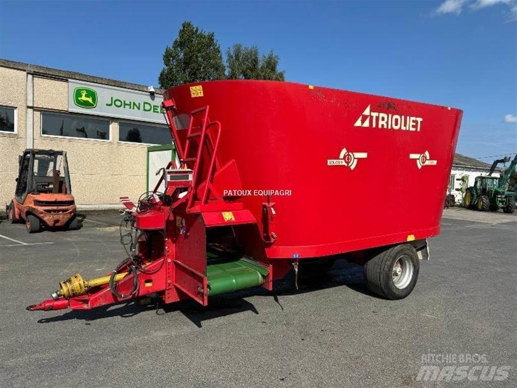 Trioliet 2-2000 Mixer feeders