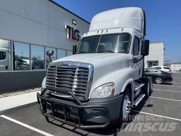 Freightliner CASCADIA 126 Tractor Units