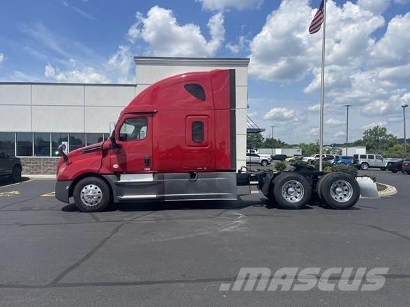 Freightliner CASCADIA 126 Tractor Units