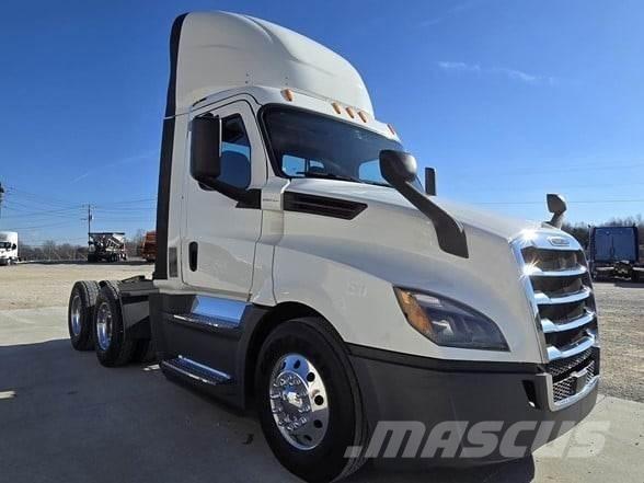 Freightliner CASCADIA 126 Tractor Units