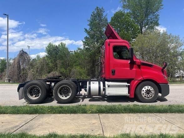 Freightliner CASCADIA 126 Tractor Units