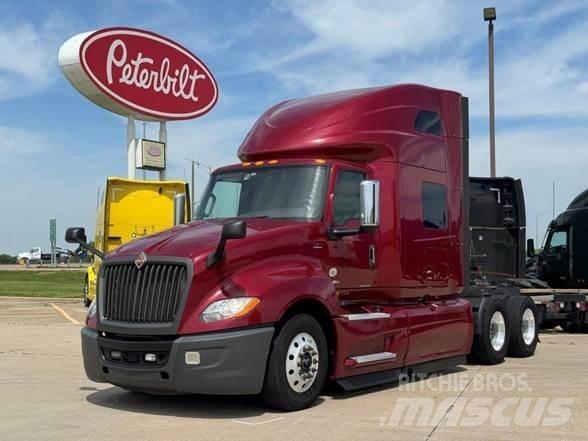 International LT Tractor Units