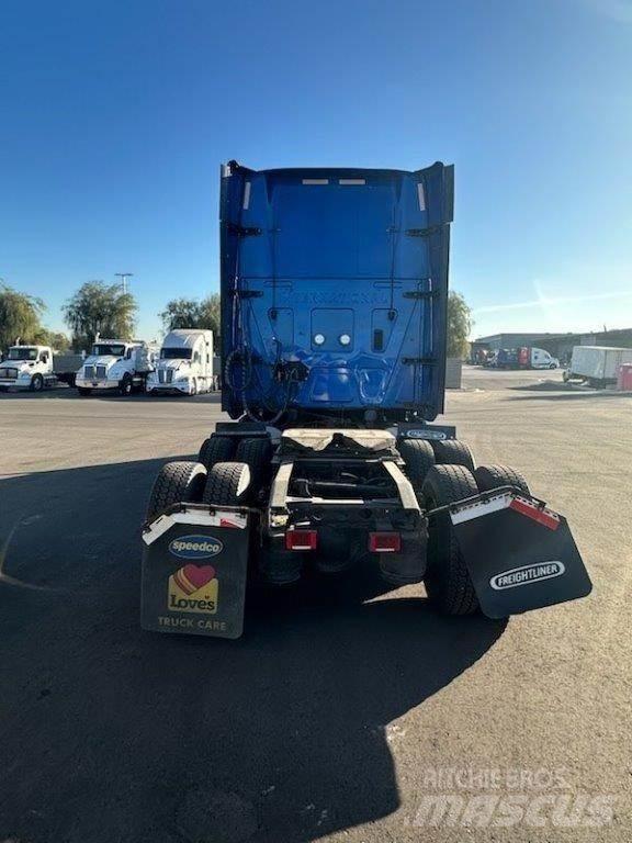 International LT Tractor Units