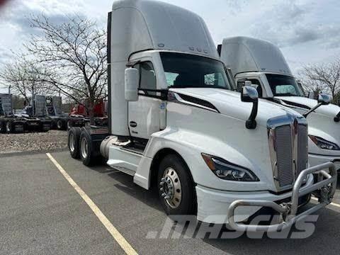 Kenworth T680 Tractor Units