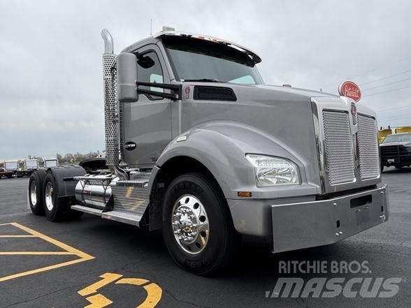Kenworth T880 Tractor Units