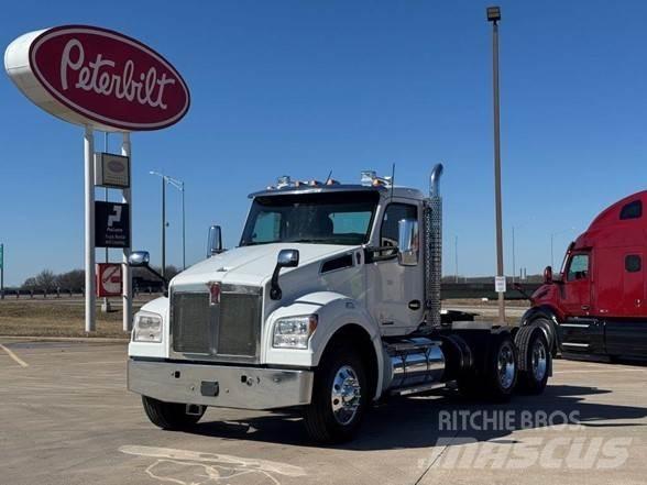 Kenworth T880 Tractor Units