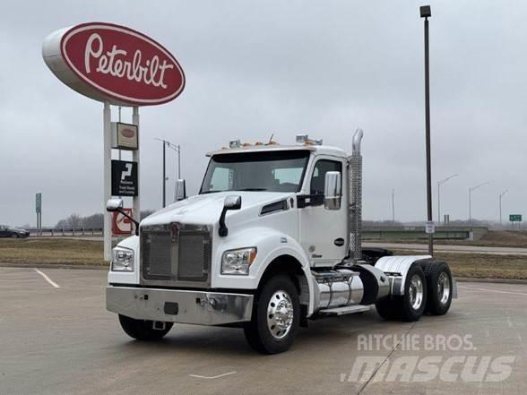 Kenworth T880 Tractor Units