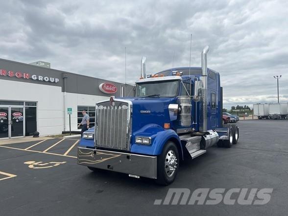 Kenworth W900 Tractor Units