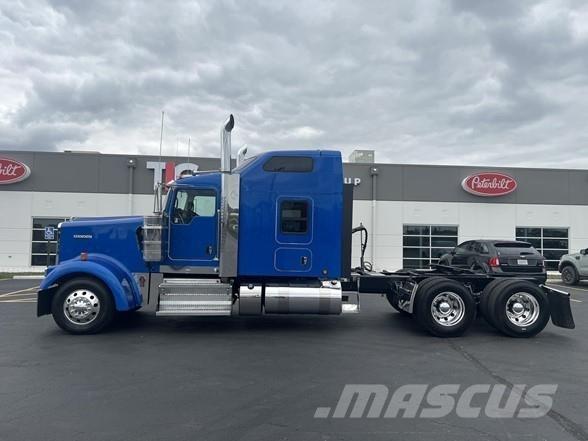 Kenworth W900 Tractor Units