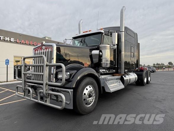 Kenworth W900 Tractor Units