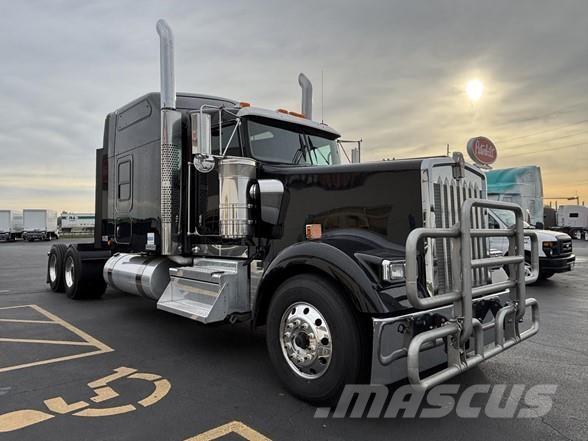 Kenworth W900 Tractor Units