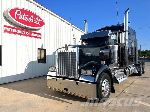 Kenworth W900 Tractor Units