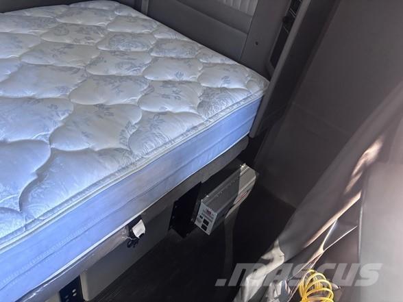 Kenworth W900B Tractor Units