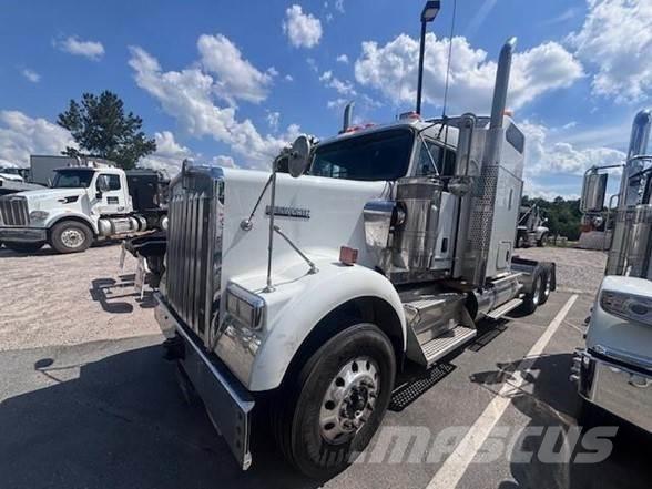 Kenworth W900B Tractor Units