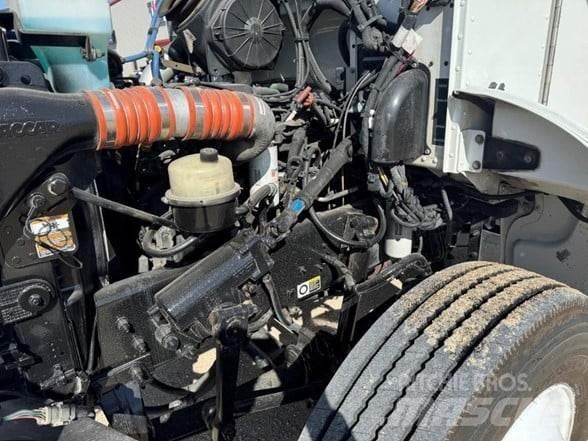 Peterbilt 337 Construction - Others