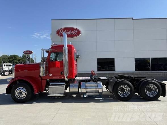 Peterbilt 389 Tractor Units