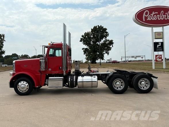 Peterbilt 389 Tractor Units