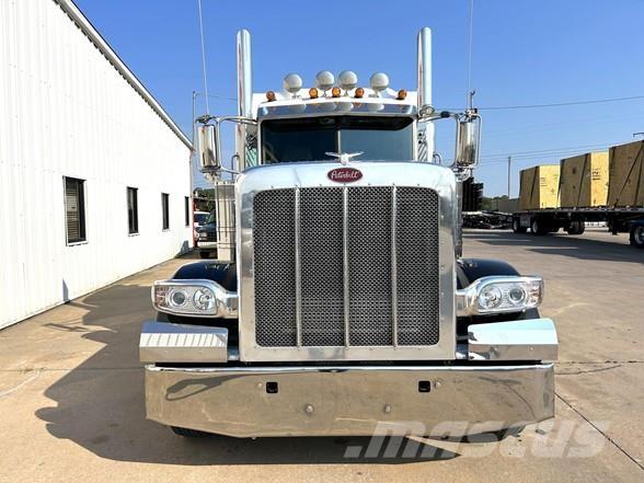 Peterbilt 389 Tractor Units
