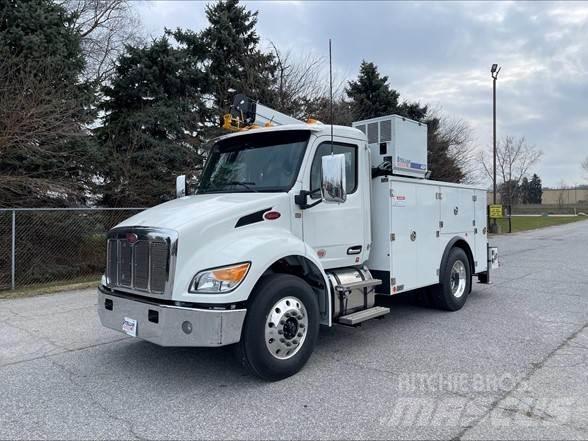 Peterbilt 536 Construction - Others