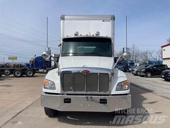 Peterbilt 536 Construction - Others
