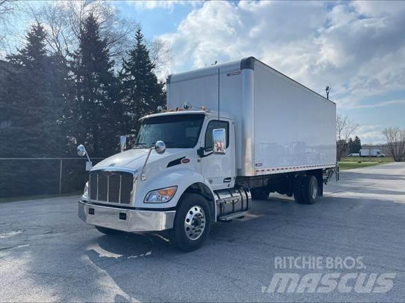 Peterbilt 536 Construction - Others