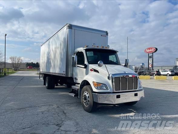 Peterbilt 536 Construction - Others