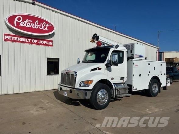 Peterbilt 536 Construction - Others
