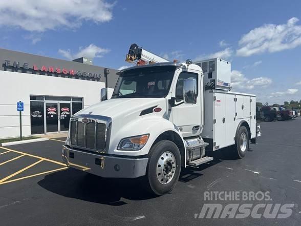Peterbilt 536 Construction - Others