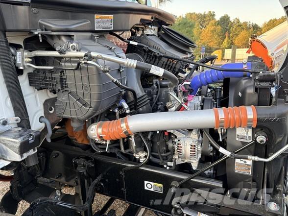 Peterbilt 537 Tractor Units